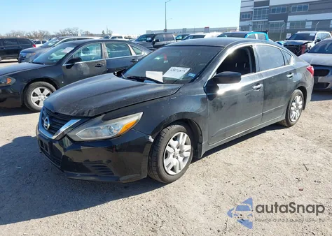 2017 Nissan Altima 2.5 S z USA, uszkodzony, nr VIN 1N4AL3AP2HC152130